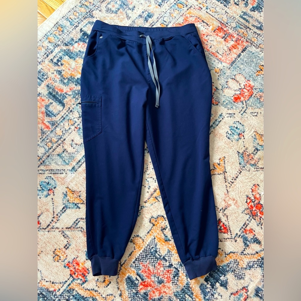 Women’s Figs scrub pants
 Navy
Jogger